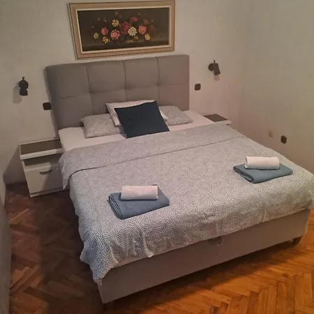 Romansa Apartamento