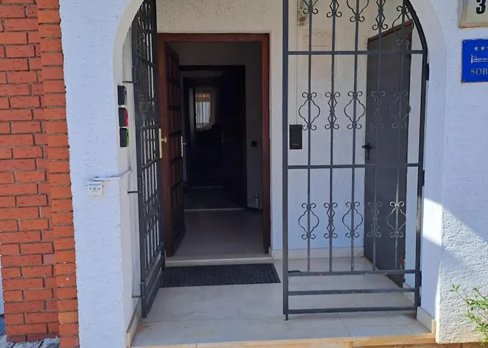 アパート Romansa